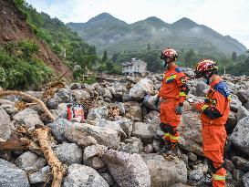 (SpotNews)CHINA-SICHUAN-HANYUAN-FLASH FLOODS-RESCUE (CN)