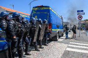 Rally Against Megabasins - La Rochelle