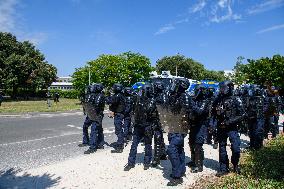 Rally Against Megabasins - La Rochelle