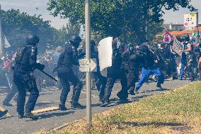 Rally Against Megabasins - La Rochelle