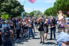 Rally Against Megabasins - La Rochelle