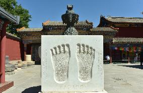 Tourists Visit Wuliang Temple in Hohhot