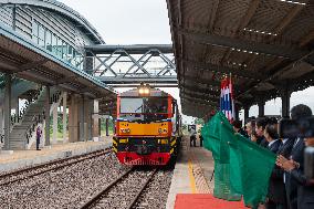 LAOS-VIENTIANE-LAOS-THAILAND-PASSENGER TRAIN