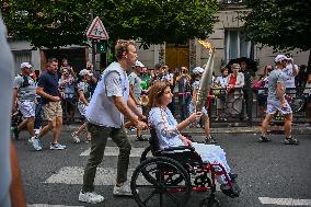 Paris 2024 - Lebanese Photojournalist Carries Olympic Torch - Vincennes