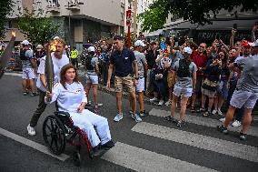 Paris 2024 - Lebanese Photojournalist Carries Olympic Torch - Vincennes