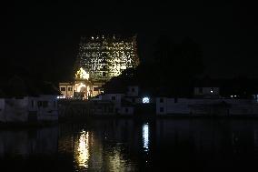 Daily Life During The Night Of The Vishu Festival In Trivandrum