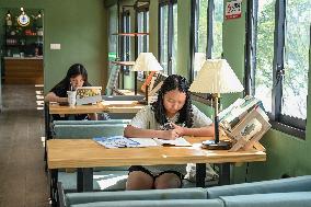 Train Book House in Guizhou