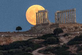 Full Moon In Greece