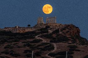 Full Moon In Greece