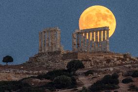 Full Moon In Greece