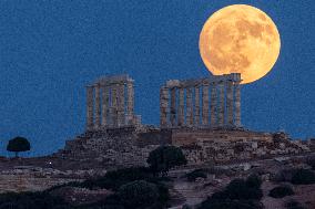 Full Moon In Greece