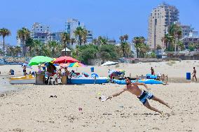 LEBANON-TYRE-BEACH-LEISURE