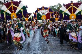 MEXICO-OAXACA-GUELAGUETZA-PARADE