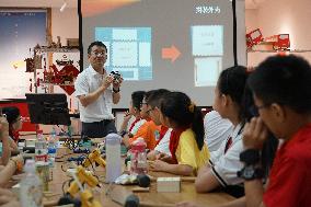 CHINA-ZHEJIANG-NINGBO-DREAM-BUILDING WORKSHOP (CN)