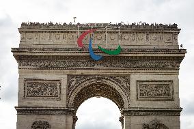 Agitos Adorns The Arc De Triomphe