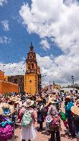 Pilgrim Women Continue Journey Heading To The Basilica Of Guadalupe