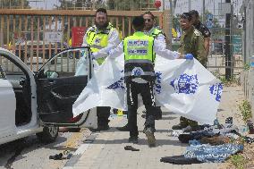 Canadian Attempts Knife Attack On Security Unit - Israel