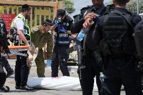 Canadian Attempts Knife Attack On Security Unit - Israel