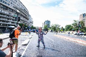 Pro-Palestine Activists Protest Ahead of Israeli Prime Minister's Visit to Washington