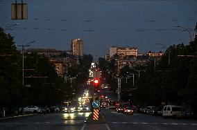 Zaporizhzhia turns off street lights to save power