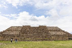 MEXICO-OAXACA-MONTE ALBAN-ARCHAEOLOGICAL SITE