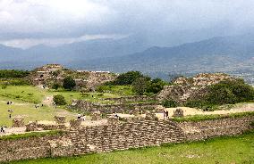 MEXICO-OAXACA-MONTE ALBAN-ARCHAEOLOGICAL SITE