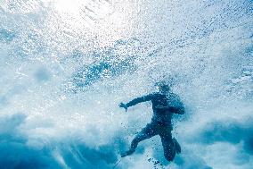 (PARIS2024)FRENCH POLYNESIA-TAHITI-SUFRING-TRAINING