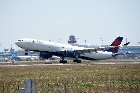 Aircraft to Fiumicino airport