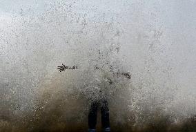 High Tide In Mumbai