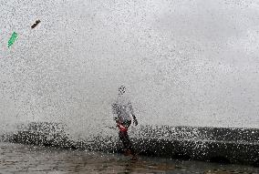 High Tide In Mumbai