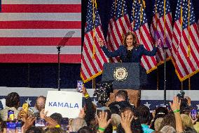 Kamala Harris Slams Trump At First Rally - Milwaukee