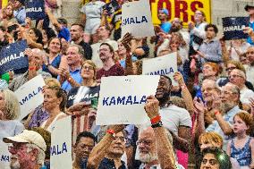 Kamala Harris Slams Trump At First Rally - Milwaukee