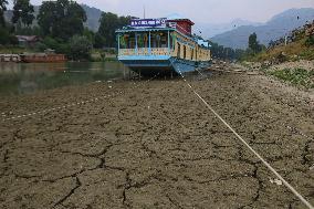 Heatwave Dries Up Kashmir's River Jhelum