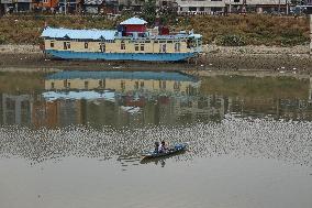 Heatwave Dries Up Kashmir's River Jhelum