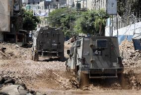 7 Palestinians Killed In Israeli Raids - West Bank