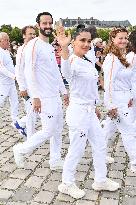 Paris 2024 - Salma Hayek Torch Relay