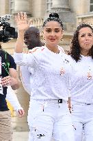 Paris 2024 - Salma Hayek Torch Relay