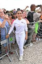 Paris 2024 - Salma Hayek Torch Relay