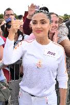 Paris 2024 - Salma Hayek Torch Relay