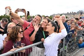 Paris 2024 - Salma Hayek Torch Relay