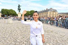 Paris 2024 - Salma Hayek Torch Relay