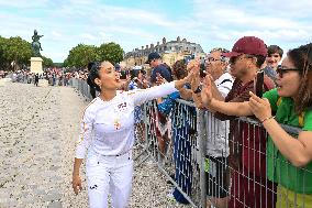 Paris 2024 - Salma Hayek Torch Relay