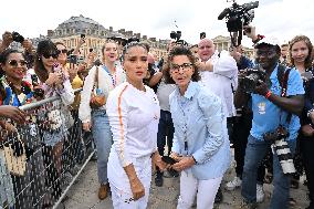 Paris 2024 - Salma Hayek Torch Relay