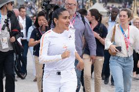 Paris 2024 - Salma Hayek Torch Relay