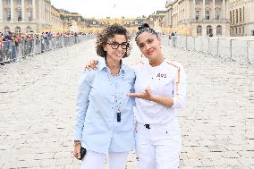 Paris 2024 - Salma Hayek Torch Relay