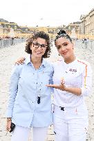 Paris 2024 - Salma Hayek Torch Relay