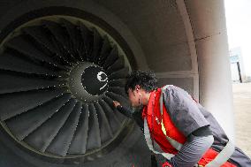 (HainanOutlook)CHINA-HAINAN-HAIKOU-MEILAN INT'L AIRPORT-MAINTENANCE CHECKUPS (CN)