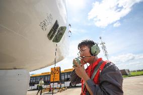 (HainanOutlook)CHINA-HAINAN-HAIKOU-MEILAN INT'L AIRPORT-MAINTENANCE CHECKUPS (CN)