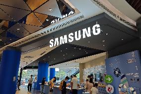 Samsung Store in Shanghai