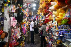 SRI LANKA-COLOMBO-DAILY LIFE-PETTAH MARKET